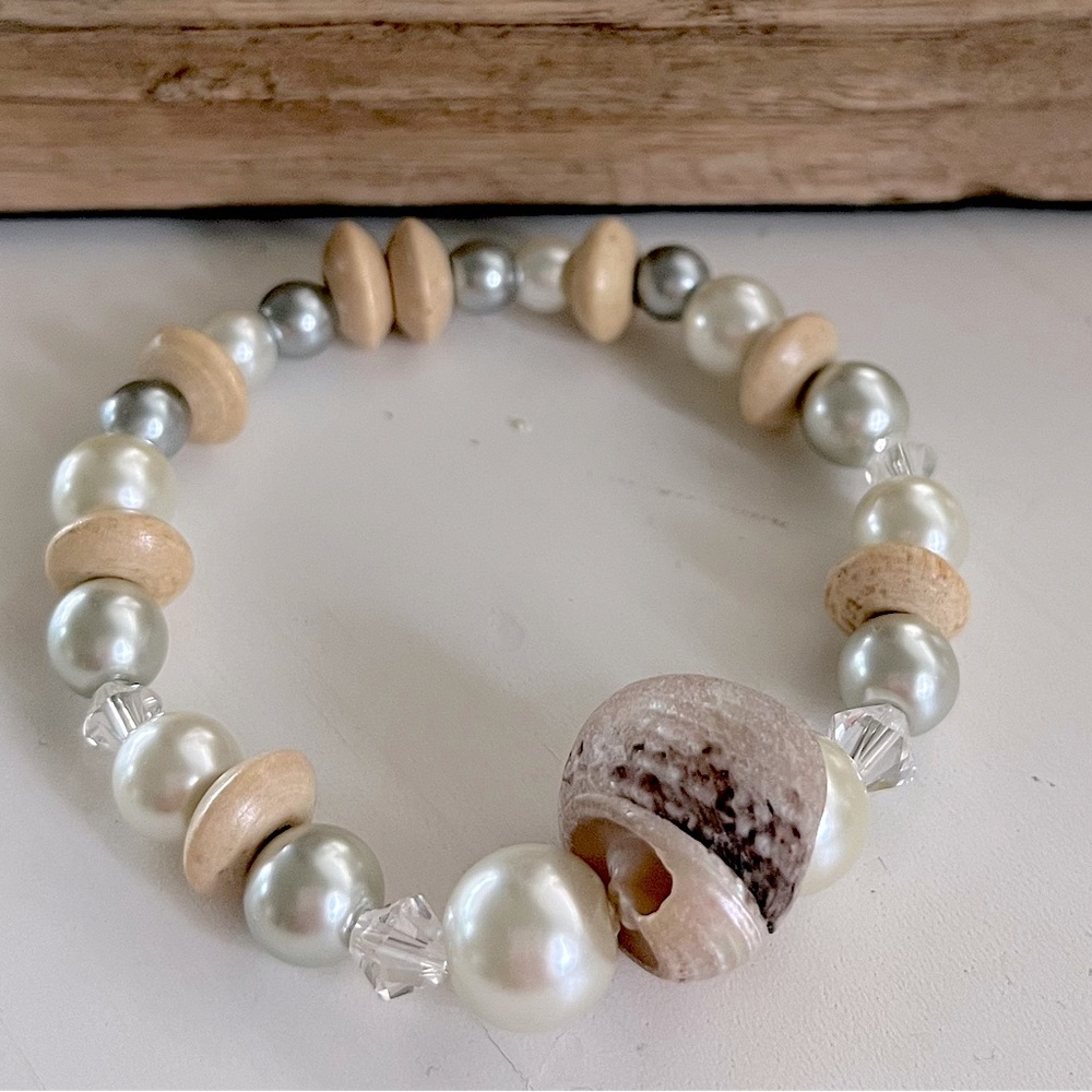 California jewelry, bracelet, Swarovski Crystal, shell, wood beads